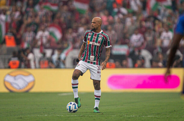 Foto: Marcelo Gonçalves/Fluminense - Legenda: Felipe Melo surpreendeu positivamente ao atuar improvisado como zagueiro pela esquerda em 2023