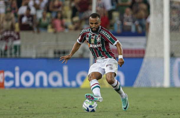 Foto: Marcelo Gonçalves/Fluminense - Legenda: Lateral do Fluminense se recupera de lesão e deve ser surpresa no Mundial