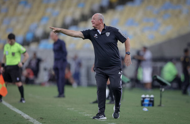 Foto: Reprodução/Redes Sociais - Legenda: Bernard teve reunião com a diretoria do Atlético e apresentou plano de retorno 