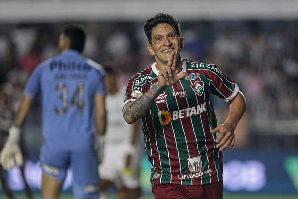 Atacante do Fluminense fala após vitória na Vila Belmiro