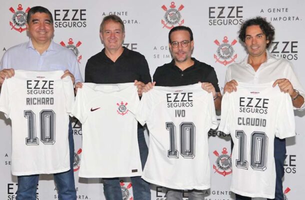 Foto: José Manoel Idalgo - Legenda: EZZE Seguros é a nova patrocinadora do Corinthians