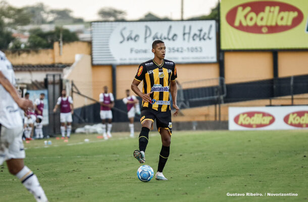 Foto: Gustavo Ribeiro/Novorizontino - Legenda: Adriano Martins tem acordo verbal com o Corinthians