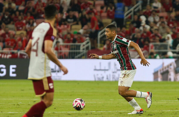 - Foto: Marcelo Gonçalves/Fluminense - Legenda: André foi eleito o melhor em campo em vitória do Fluminense sobre o Al Ahly - Foto: Marcelo Gonçalves/FluminenseJeddah