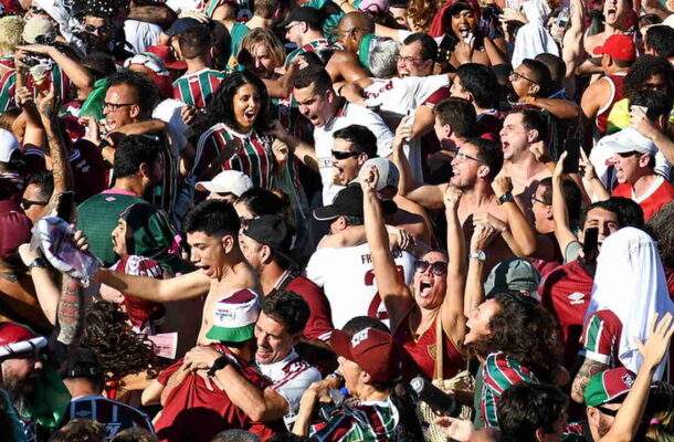 - Foto: Mailson Santana/Fluminense - Legenda: Torcida do Fluminense acompanhou a classificação para a final do Mundia