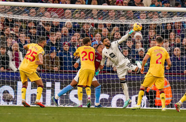 Foto: Divulgação / Sheffield United - Legenda: Jogadores do Sheffield comemoram gol marcado no empate - Foto: Divulgação / Sheffield United