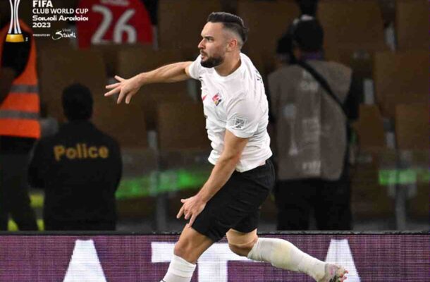 Benfica abre 3 a 0, mas Inter de Milão vai buscar empate heroico