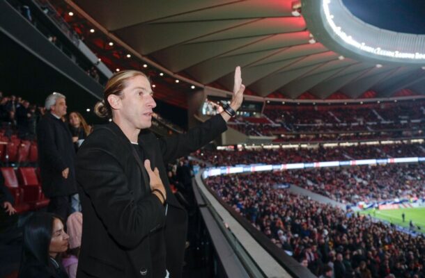 Foto: Divulgação / Atlético Madrid - Legenda: Filipe Luís agradece carinho dos torcedores do Atlético de Madrid na capital espanhola - Foto: Divulgação / Atlético Madrid