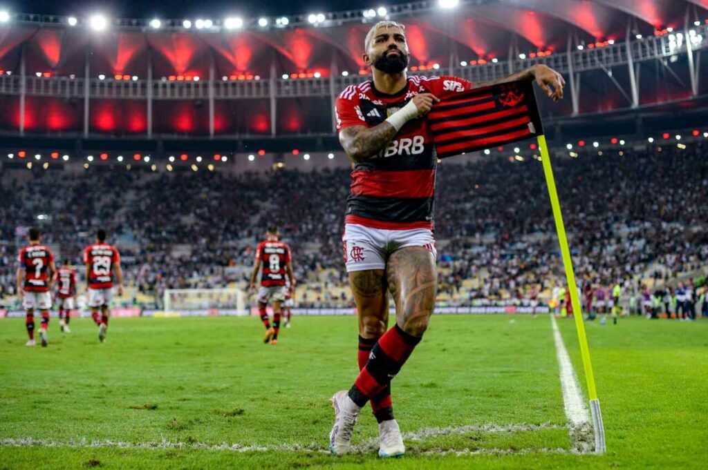 Marcos Braz fala sobre renovação de contrato de atacante do Flamengo