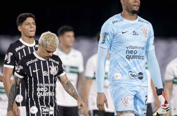 Atacante do Corinthians fala de boa fase e conta como é jogar no seu time  do coração