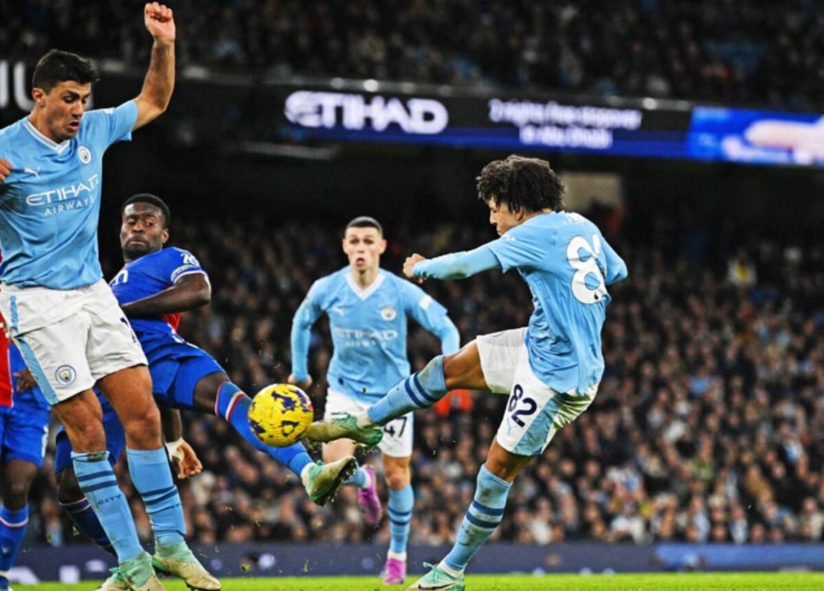 Inglês: Manchester City tropeça no último jogo antes do MundialJogada 10