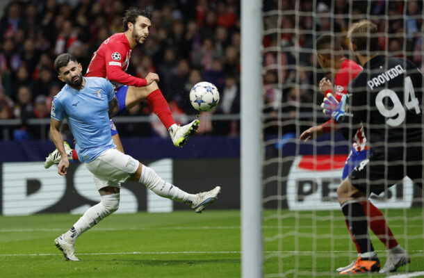 - Foto: OSCAR DEL POZO/AFP via Getty Images - Legenda: Atlético de Madrid garante o primeiro lugar do Grupo E da Champions League 