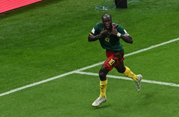 Foto: ANNE-CHRISTINE POUJOULAT/AFP via Getty Images - Legenda: Aboubakar marcou o gol da vitória de Camarões sobre o Brasil na Copa de 2022