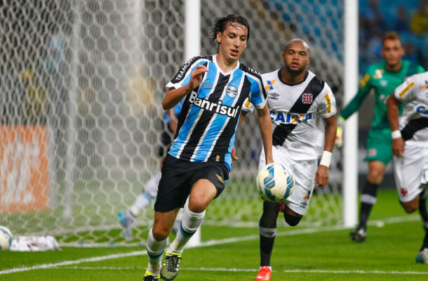 Foto: Lucas Uebel/Grêmio - Legenda: Pedro Geromel fica no Grêmio até metade de 2024