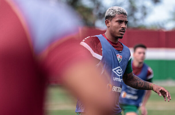 Foto: Lucas Merçon/Fluminense - Legenda: Atacante do Fluminense antecipa reapresentação e treina no CT Carlos Castilho