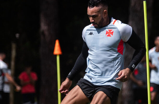 Sob o comando de RamÃ³n DÃ­az, a equipe principal fez viagem para o exterior para a prÃ©-temporada no Uruguai, com duas vitÃ³rias e dois trofÃ©us em dois amistosos. Foto: Leandro Amorim/Vasco