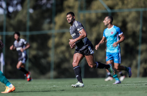 Foto: Pedro Souza / Atlético - Legenda: Felipão testou três formações durante jogo-treino contra o Ipatinga 