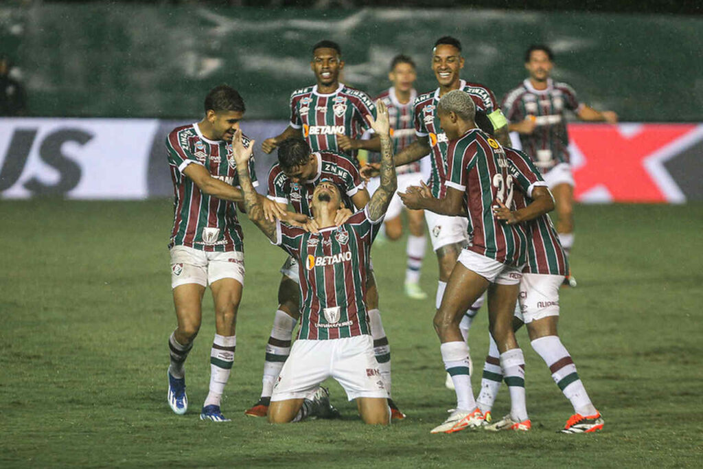 Fluminense e Bangu se enfrentam pelo Carioca