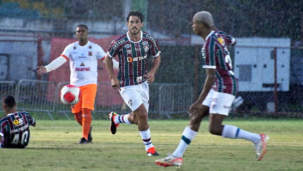 Gabriel Pires estreia pelo Fluminense
