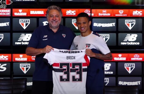 Foto: Reprodução Youtube Canal SPFC TV - Legenda: Erick é apresentado no São Paulo