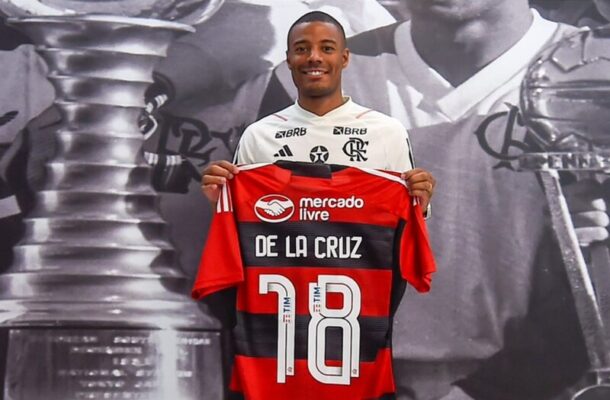 Foto: Paula Reis / CRF - Legenda: De La Cruz é o primeiro reforço do Flamengo para 2024