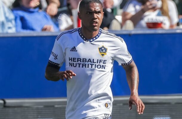 Foto: Divulgação / LA Galaxy - Legenda: Douglas Costa é o novo reforço do Fluminense