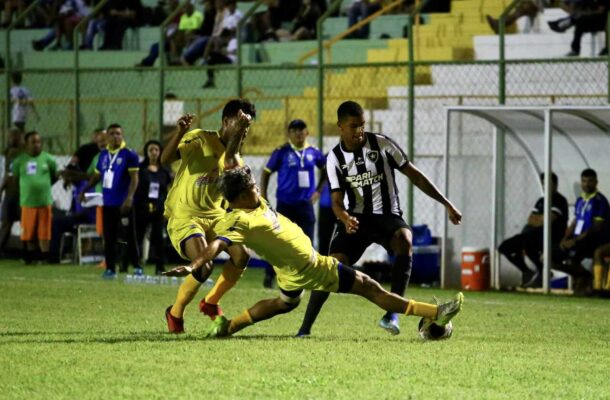 Foto: Reprodução/SporTV - Legenda: Botafogo pensa em ir longe nesta edição da Copinha 