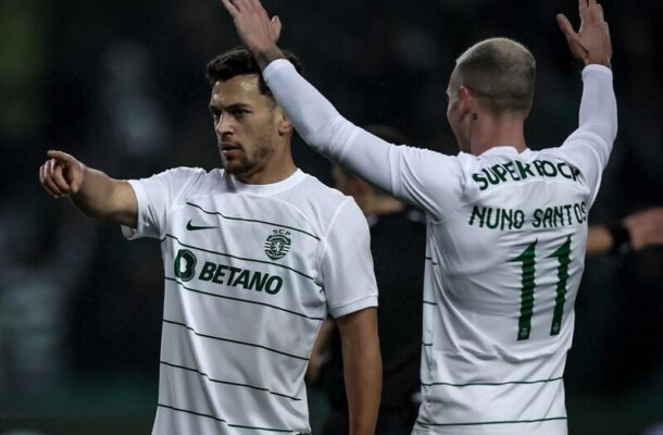 Foto: Divulgação / Sporting - Legenda: Nuno Santos (11) comemora a classificação do time para as quartas da Taça de Portugal 