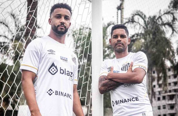 Foto: Divulgação/Santos - Legenda: Laterais Aderlan e Jorge são os novos reforços do Santos para a temporada