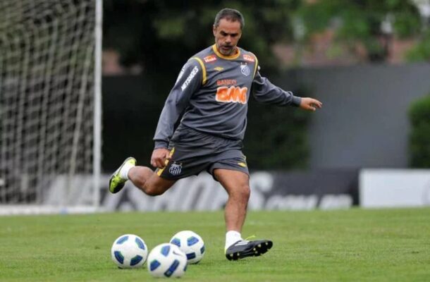 Foto: Divulgação/Santos FC - Legenda: Oscar Rodriguez se junta a Arzul em função no Santos