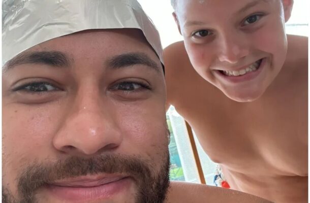 Foto: Reprodução/Instagram - Legenda: Neymar e Davi Lucca descoloriram o cabelo 