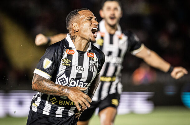 Foto: Raul Baretta/Santos FC - Legenda: Otero fez o gol que garantiu a vitória do Santos na estreia do Paulistão