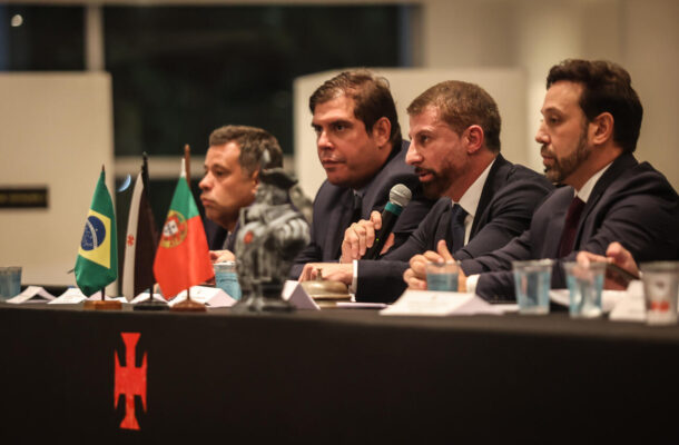 Foto: Dikran Sahagian/Vasco da Gama - Legenda: Pedrinho venceu Leven Siano na disputa pela presidência do Vasco