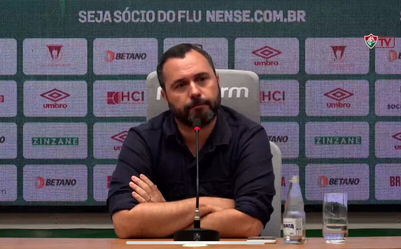 Presidente do Fluminense concede entrevista para imprensa no CT Carlos Castilho