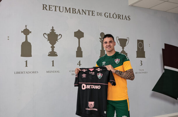 - Foto: Lucas Merçon/Fluminense - Legenda: Renato Augusto foi apresentado nesta quinta-feira (11) como novo reforço do Fluminense 