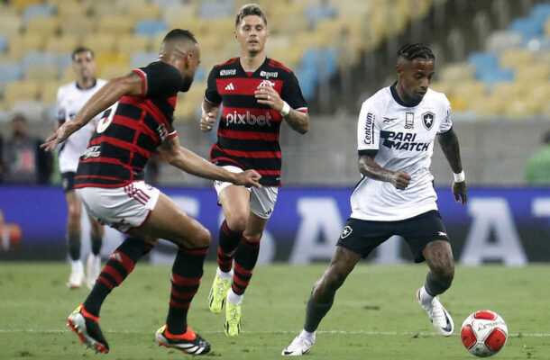 FEVEREIRO: No mês do Carnaval, o Flamengo fez um verdadeiro desfile no Carioca. Em seis jogos, foram cinco vitórias e apenas um empate, que foi justamente contra o Vasco. O time de Tite venceu o Botafogo por 1 a 0 e também passou pelo Fluminense com uma vitória por 2 a 0, ao final do mês. Foto: Vitor Silva/Botafogo