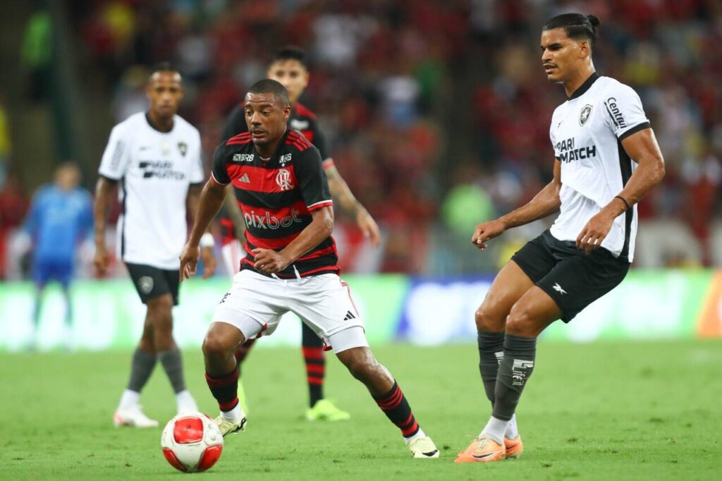 Flamengo vence o Botafogo no Maracanã