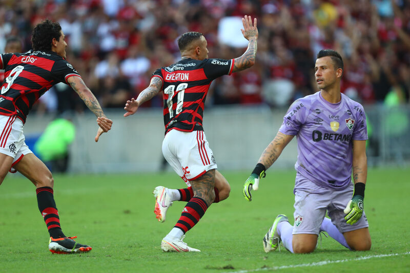 Flamengo vence Fluminense no Maracanã
