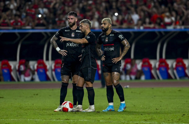 Para fechar o mês e já com time titular, o Flamengo venceu o Sampaio Corrêa por 2 a 0. Desta vez, a dupla Gabigol e Bruno Henrique marcou para os rubro-negros. No fim, foram duas vitórias e dois empates, sendo duas partidas com time de jogadores reservas e muitos garotos. Foto: Marcelo Cortes / CRF 