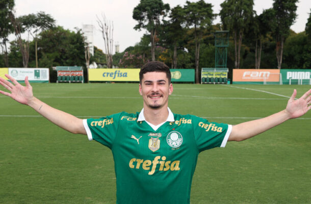 Ainda em fevereiro, o Palmeiras acertou mais uma contratação. O meia Rômulo, destaque do Novorizontino, acertou com o Verdão e se apresentaria na Academia de Futebol após o final do Campeonato Paulista. - Foto: Fabio Menotti/Palmeiras