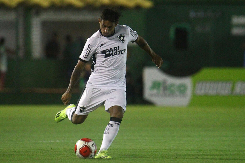 Damián Suárez em campo pelo Botafogo