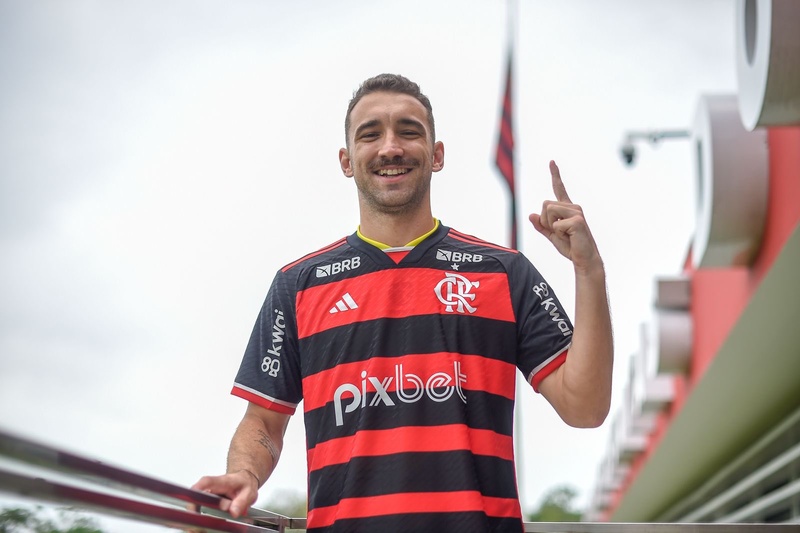 Léo Ortiz é apresentado oficialmente no Flamengo