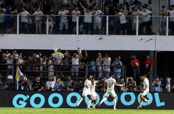 O Santos teve pela frente na decisão o Palmeiras. No primeiro jogo da final, na Vila Belmiro, o Alvinegro Praiano venceu por 1 a 0, com gol de Otero e largou em vantagem pelo título do Campeonato Paulista. - Foto: Jhony Inácio e Rebeca Reis/Ag. Paulistão