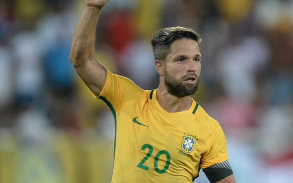 Diego Ribas marca presença em treino da Seleção Brasileira
