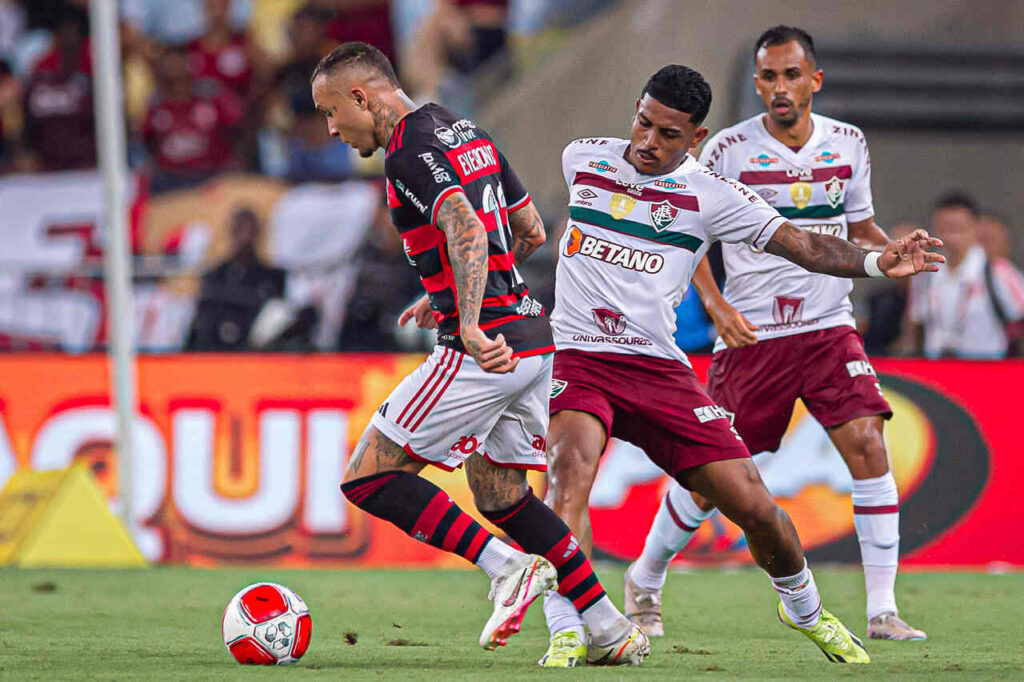 Flamengo e Fluminense se enfrentam no Maracanã