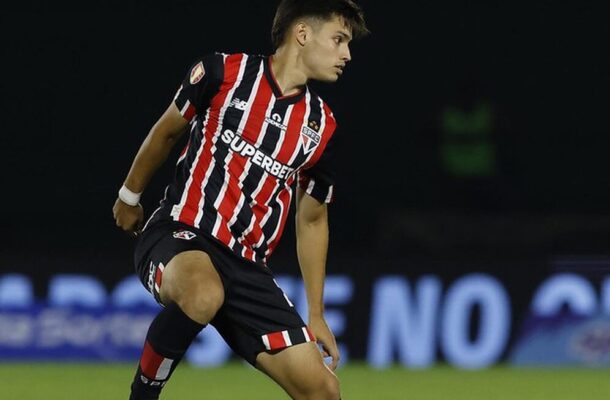 BOBADILLA - Sua entrada teve o objetivo de renovar o fÃŽlego do meio de campo, mas nÃ£o conseguiu se destacar. NOTA 5,0 - Foto: Rubens Chiri/saopaulofc.net