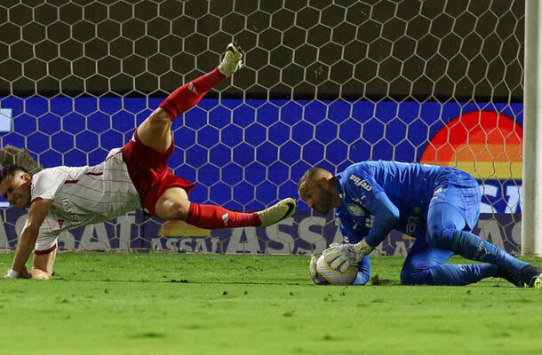 Pelo Brasileiro, Palmeiras começa a oscilar. Equipe de Abel Ferreira pega uma sequência de três jogos complicados e acaba somando apenas um ponto com uma derrota (1 a 0 para o Internacional) e dois empates ( ambas 0 a 0 contra São Paulo e Flamengo). - Foto: Cesar Greco/Palmeiras