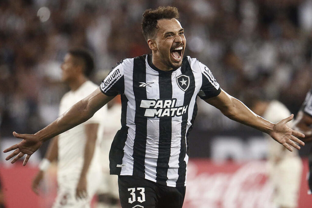 Eduardo marca dois gols e garante vitória na Libertadores