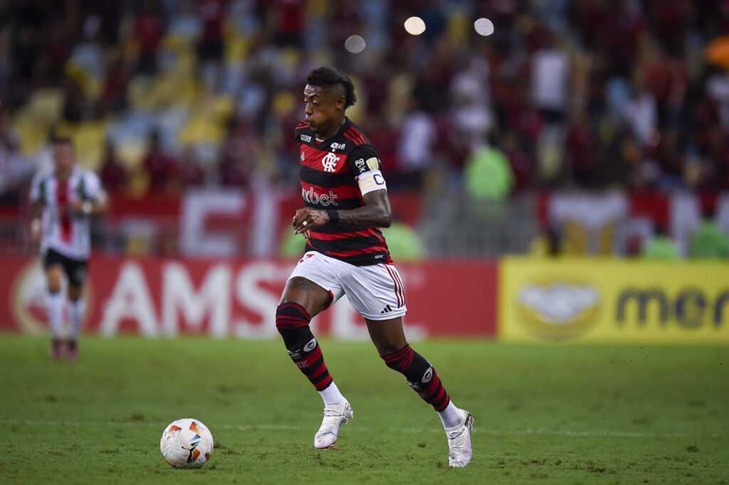 Bruno Henrique é relacionado para jogo da Libertadores