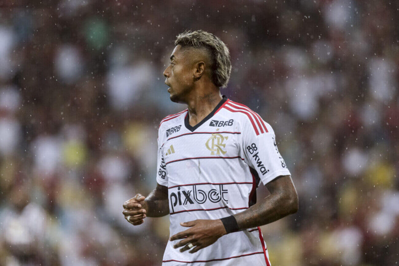 Bruno Henrique em campo pelo Flamengo