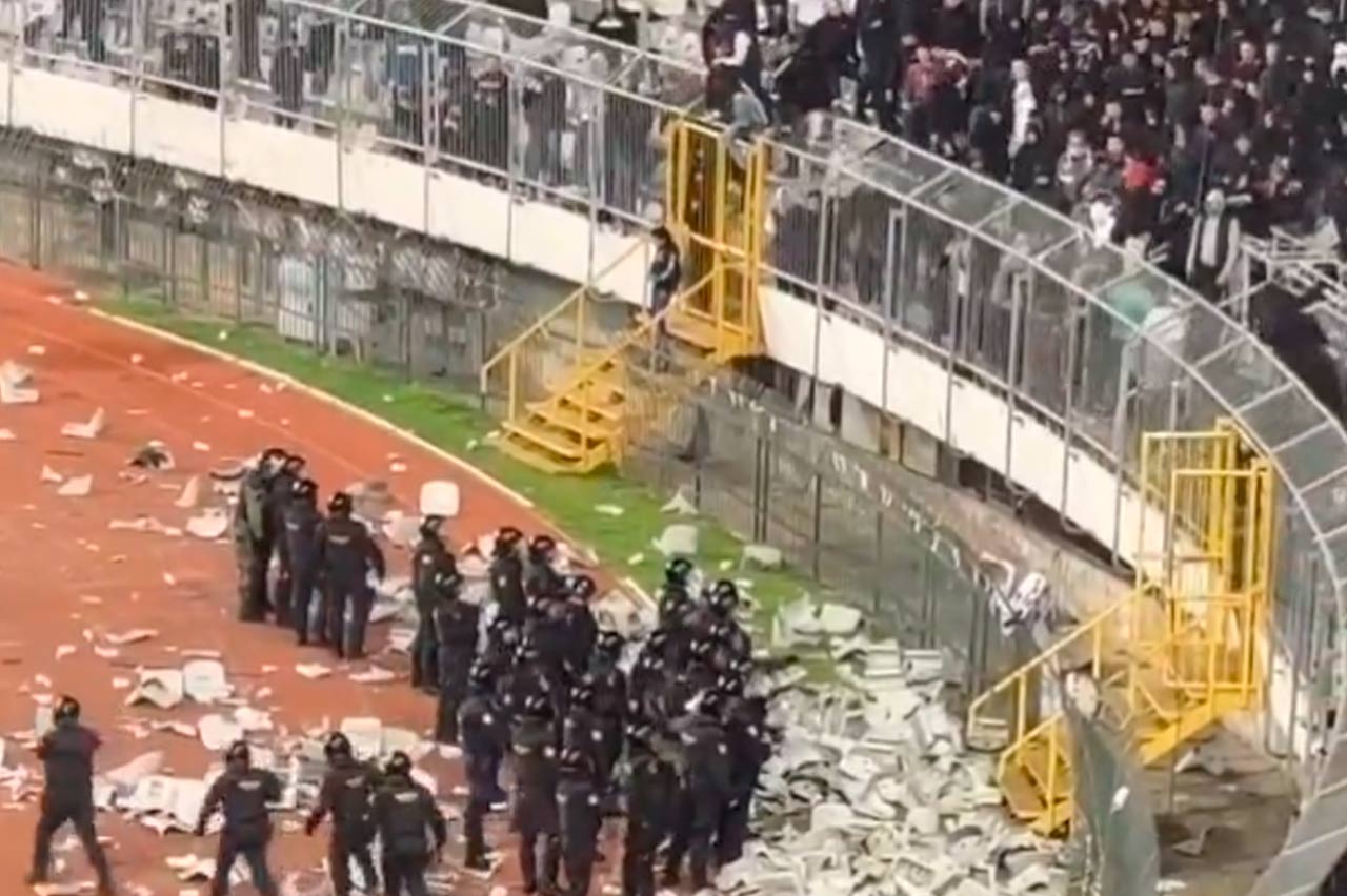 Mais de 50 torcedores são presos após briga com policiais em jogo na Croácia